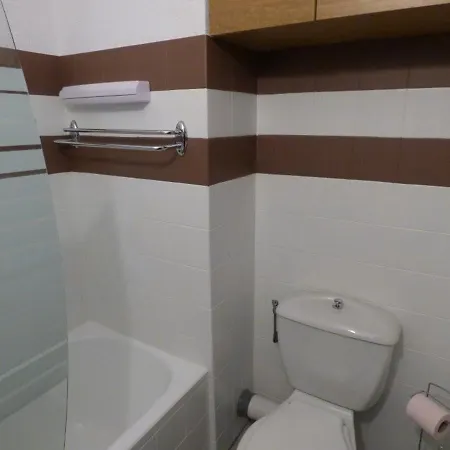 Confortable 25m² Pour 4 Personnes Au Chinaillon - Fr-1-458-113